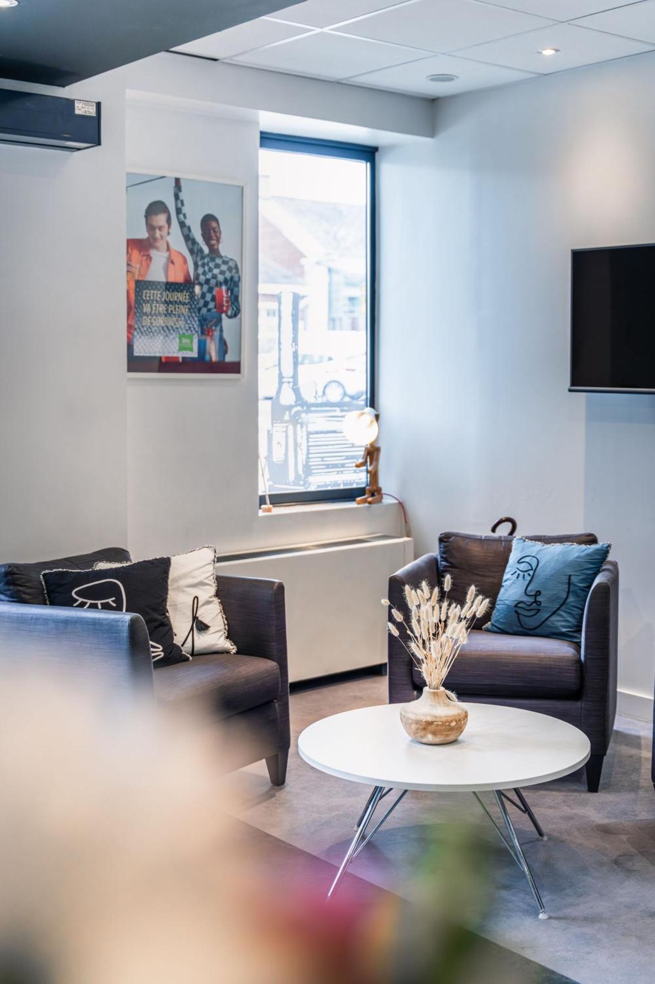 Ibis Styles Vannes Gare Centre Exterior photo