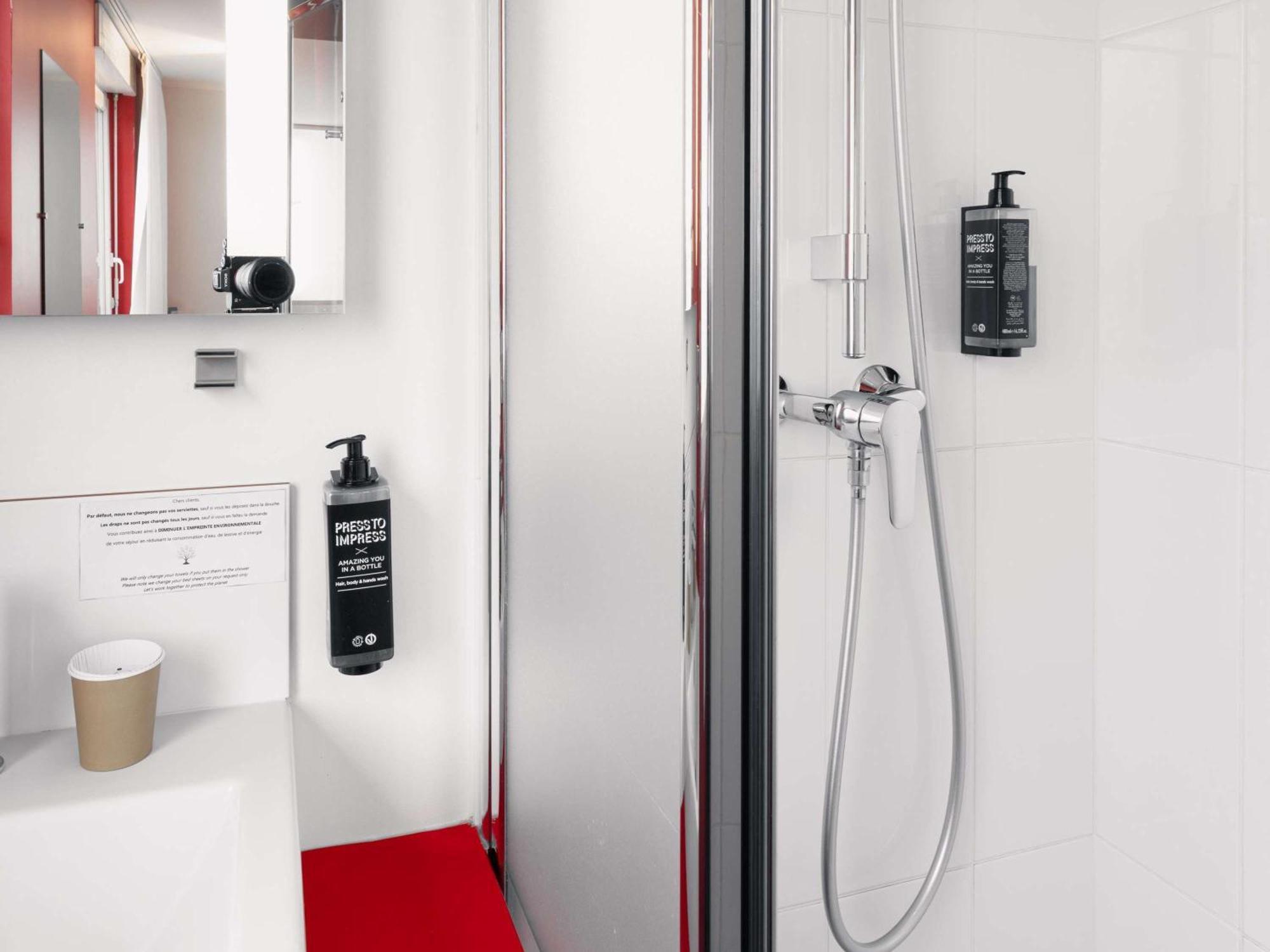 Ibis Styles Vannes Gare Centre Exterior photo