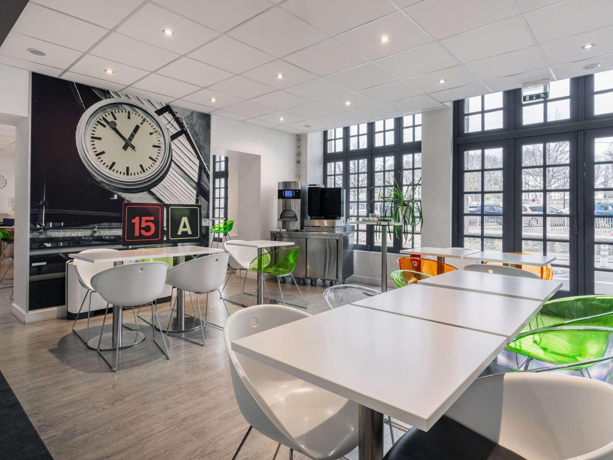 Ibis Styles Vannes Gare Centre Exterior photo