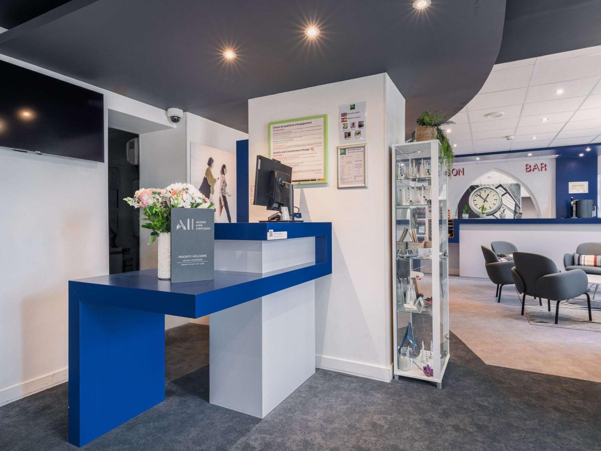 Ibis Styles Vannes Gare Centre Exterior photo